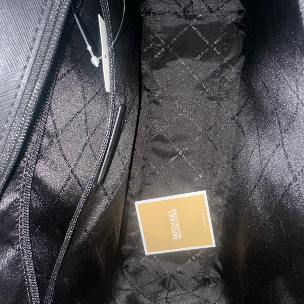 This is a brand new Michael Kors Leida Large Tote Bag. - Picture 4 of 4